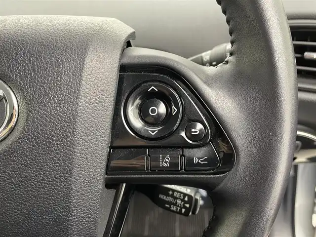 トヨタ プリウス S 宮城県 2019(令1)年 8.1万km シルバーM 純正ナビ　/バックモニター　/ＥＴＣ　/ドライブレコーダー　/アダプティブクルーズコントロール　/ウィンドシールドデアイサー /プリクラッシュセーフティ /レーンディパーチャーアラート /オートハイビーム /LEDヘッドランプ/オートライト/ワンセグTV/Bluetoothオーディオ/スマートキー/禁煙車