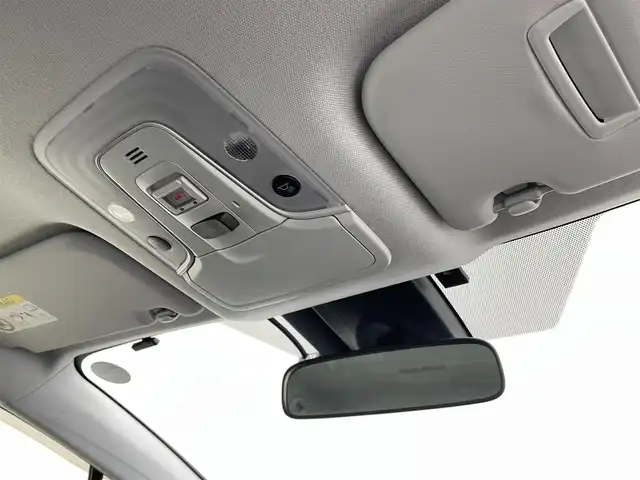 トヨタ プリウス S 宮城県 2019(令1)年 8.1万km シルバーM 純正ナビ　/バックモニター　/ＥＴＣ　/ドライブレコーダー　/アダプティブクルーズコントロール　/ウィンドシールドデアイサー /プリクラッシュセーフティ /レーンディパーチャーアラート /オートハイビーム /LEDヘッドランプ/オートライト/ワンセグTV/Bluetoothオーディオ/スマートキー/禁煙車