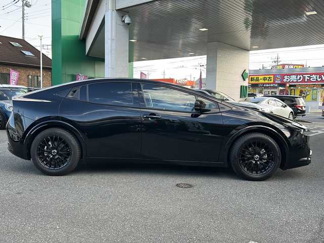 トヨタ プリウス Z 埼玉県 2025(令7)年 0.4万km アティチュードブラックマイカ ワンオーナー/Toyota Safety Sense/ ・プリクラッシュ/ ・レーンアシスト/ ・レーダークルーズコントロール/ ・BSM/ ・クリアランスソナー/ガラスルーフ/純正ナビ/AM/FM/TV/BT/USB/Miracast/ビルトインETC2.0/全方位カメラ/スマホ置くだけ充電/ハンドルヒーター/レザーシート/前席エアシート/パワーバックドア/運転席メモリーシート/LEDヘッドライト/プッシュスタート/スペアキー有り/保証書/取扱説明書