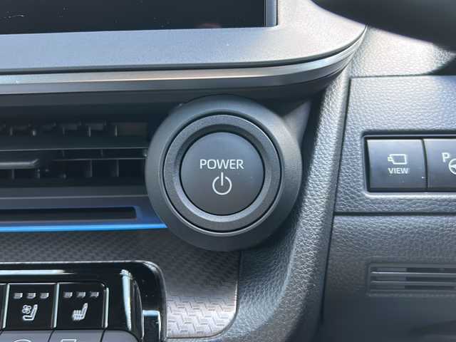 トヨタ プリウス Z 埼玉県 2025(令7)年 0.4万km アティチュードブラックマイカ ワンオーナー/Toyota Safety Sense/ ・プリクラッシュ/ ・レーンアシスト/ ・レーダークルーズコントロール/ ・BSM/ ・クリアランスソナー/ガラスルーフ/純正ナビ/AM/FM/TV/BT/USB/Miracast/ビルトインETC2.0/全方位カメラ/スマホ置くだけ充電/ハンドルヒーター/レザーシート/前席エアシート/パワーバックドア/運転席メモリーシート/LEDヘッドライト/プッシュスタート/スペアキー有り/保証書/取扱説明書