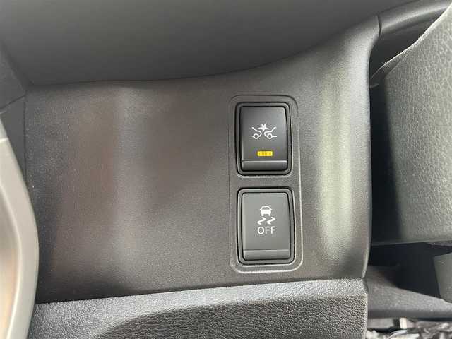 日産 セレナ ハイウェイスター 福岡県 2017(平29)年 10万km ダイヤモンドブラック (株)IDOMが運営する【じしゃロン八幡西店】の自社ローン専用車両になります。こちらは現金またはオートローンご利用時の価格です。自社ローンご希望の方は別途その旨お申付け下さい/純正9型ナビ MM516D-L/フルセグTV/CD/DVD/Bluetooth/アラウンドビューモニター/衝突軽減ブレーキ/両側パワースライドドア/コーナーセンサー/ETC