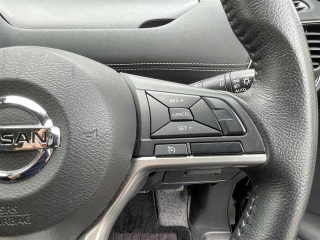 日産 セレナ ハイウェイスター 福岡県 2017(平29)年 10万km ダイヤモンドブラック (株)IDOMが運営する【じしゃロン八幡西店】の自社ローン専用車両になります。こちらは現金またはオートローンご利用時の価格です。自社ローンご希望の方は別途その旨お申付け下さい/純正9型ナビ MM516D-L/フルセグTV/CD/DVD/Bluetooth/アラウンドビューモニター/衝突軽減ブレーキ/両側パワースライドドア/コーナーセンサー/ETC