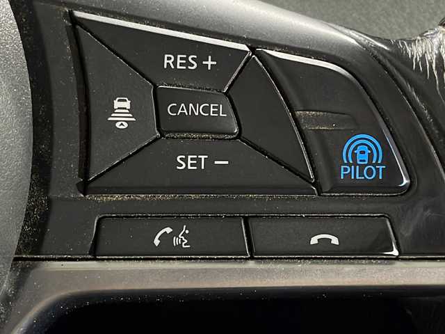 日産 エクストレイル 20Xi 広島県 2018(平30)年 4.2万km ダイヤモンドブラック 純正ナビ/アラウンドビューモニター/プロパイロット/インテリジェントルームミラー/シートヒーター/パワーバックドア/エマージェンシーブレーキ/車線逸脱警報/ハイビームアシスト/踏み間違い衝突防止アシスト/電動パーキングブレーキ/ブレーキホールド/LEDヘッドランプ/純正18インチAW/ETC