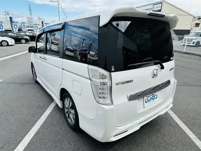 ホンダ ステップワゴン スパーダ Z 岡山県 2013(平25)年 12.8万km ホワイトオーキッドパール (株)IDOMが運営する【じしゃロン岡山店】の自社ローン専用車両です。こちらは現金またはオートローンご利用時の価格です。 自社ローンご希望の方は別途その旨お申し付け下さい/＊ナビ/＊両側パワスラ/＊ETC/＊TV/＊バックカメラ/＊ドラレコ/＊パドルシフト