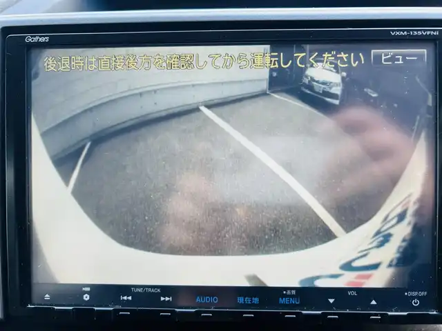 ホンダ ステップワゴン スパーダ Z 岡山県 2013(平25)年 12.8万km ホワイトオーキッドパール (株)IDOMが運営する【じしゃロン岡山店】の自社ローン専用車両です。こちらは現金またはオートローンご利用時の価格です。 自社ローンご希望の方は別途その旨お申し付け下さい/＊ナビ/＊両側パワスラ/＊ETC/＊TV/＊バックカメラ/＊ドラレコ/＊パドルシフト