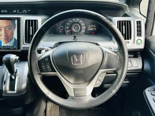 ホンダ ステップワゴン スパーダ Z 岡山県 2013(平25)年 12.8万km ホワイトオーキッドパール (株)IDOMが運営する【じしゃロン岡山店】の自社ローン専用車両です。こちらは現金またはオートローンご利用時の価格です。 自社ローンご希望の方は別途その旨お申し付け下さい/＊ナビ/＊両側パワスラ/＊ETC/＊TV/＊バックカメラ/＊ドラレコ/＊パドルシフト