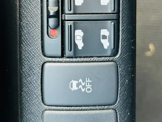 ホンダ ステップワゴン スパーダ Z 岡山県 2013(平25)年 12.8万km ホワイトオーキッドパール (株)IDOMが運営する【じしゃロン岡山店】の自社ローン専用車両です。こちらは現金またはオートローンご利用時の価格です。 自社ローンご希望の方は別途その旨お申し付け下さい/＊ナビ/＊両側パワスラ/＊ETC/＊TV/＊バックカメラ/＊ドラレコ/＊パドルシフト
