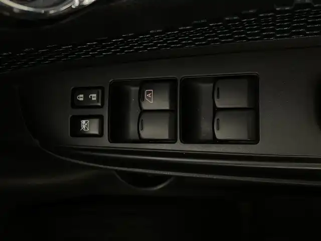 日産 ノート X FOUR 新潟県 2014(平26)年 6.8万km スーパーブラック 4WD/社外ナビ/　　フルセグ/CD/DVD/SD/スマートキー/電格ミラー/ETC