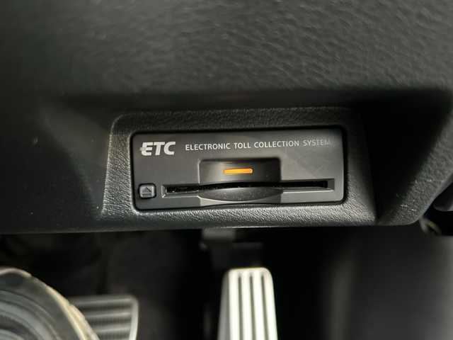 日産 スカイライン ハイブリッド 350GT Type SP 大阪府 2014(平26)年 6.4万km ダークメタルグレー エマージェンシーブレーキ　全方位カメラ　インテリジェントクルーズコントロール　レザーシート　パワーシート　シートヒーター　シートメモリ　ＢＳＭ　フルセグＴＶ　ＣＤ　ＤＶＤ　ＬＥＤオートヘッドライト　純正ホイール　純正オーディオ　純正フロアマット　プッシュスタート　スマートキー　スペアキー1　ETC