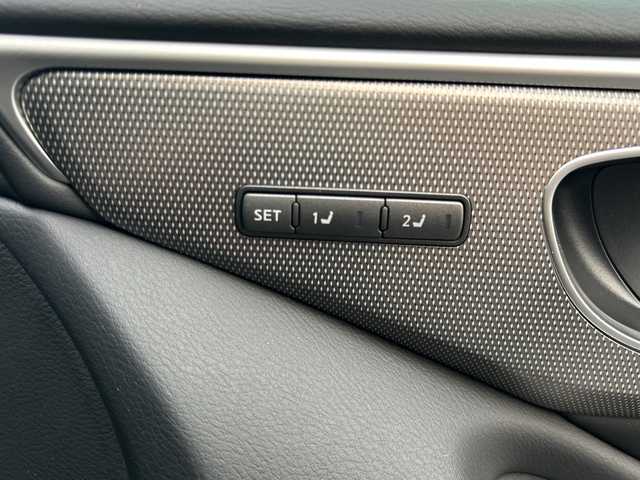 日産 スカイライン ハイブリッド 350GT Type SP 大阪府 2014(平26)年 6.4万km ダークメタルグレー エマージェンシーブレーキ　全方位カメラ　インテリジェントクルーズコントロール　レザーシート　パワーシート　シートヒーター　シートメモリ　ＢＳＭ　フルセグＴＶ　ＣＤ　ＤＶＤ　ＬＥＤオートヘッドライト　純正ホイール　純正オーディオ　純正フロアマット　プッシュスタート　スマートキー　スペアキー1　ETC