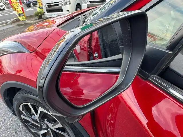 トヨタ Ｃ－ＨＲ G 滋賀県 2022(令4)年 2.8万km ブラック/エモーショナルレッドⅡ 2トーン ワンオーナー/純正9インチフルセグナビ/　フルセグ Bluetooth D DVD SDREC  AM FM/バックカメラ/純正ドライブレコーダー/ビルトインETC2.0/Toyota Safety Sense /プリクラッシュセーフティ/レーントレーシングアシスト［LTA］/オートマチックハイビーム［AHB］/レーダークルーズコントロール/ロードサインアシスト［RSA］/ブラインドスポットモニター〈BSM〉/クリアランスソナー /純正フロアマット/純正ドアバイザー/スマートキー×2/プッシュスタート/