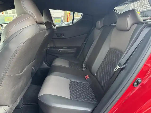 トヨタ Ｃ－ＨＲ G 滋賀県 2022(令4)年 2.8万km ブラック/エモーショナルレッドⅡ 2トーン ワンオーナー/純正9インチフルセグナビ/　フルセグ Bluetooth D DVD SDREC  AM FM/バックカメラ/純正ドライブレコーダー/ビルトインETC2.0/Toyota Safety Sense /プリクラッシュセーフティ/レーントレーシングアシスト［LTA］/オートマチックハイビーム［AHB］/レーダークルーズコントロール/ロードサインアシスト［RSA］/ブラインドスポットモニター〈BSM〉/クリアランスソナー /純正フロアマット/純正ドアバイザー/スマートキー×2/プッシュスタート/