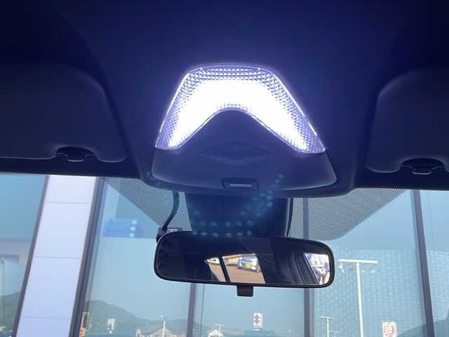 トヨタ Ｃ－ＨＲ S GRスポーツ 香川県 2020(令2)年 5.6万km ブラック/ホワイトパールクリスタルシャイン 2トーン 純正ナビ付き8型ディスプレイオーディオ/・フルセグTV/・Bluetooth/・AM/FMラジオ/ブラインドスポットモニター/バックカメラ/レーダークルーズコントロール/横滑り防止装置/盗難防止装置/レーンキープアシスト/衝突軽減システム/電子パーキングブレーキ/オートブレーキホールド/ビルトインＥＴＣ/プッシュスタート/スマートキー/ドアバイザー/トノカバー/ウィンカーミラー/純正フロアマット/純正19インチアルミホイール/電動格納ミラー/オートライト/オートマチックハイビーム/純正ＬＥＤヘッドライト/純正フォグランプ/ハーフレザーシート/前席ヒートシーター/ドリンクホルダー/革巻きステアリング/ステアリングリモコン/ISOFIX/取扱説明書/保証書