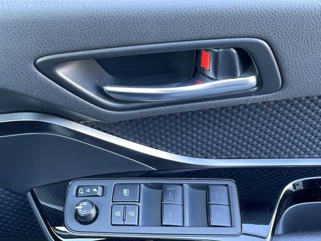 トヨタ Ｃ－ＨＲ S GRスポーツ 香川県 2020(令2)年 5.6万km ブラック/ホワイトパールクリスタルシャイン 2トーン 純正ナビ付き8型ディスプレイオーディオ/・フルセグTV/・Bluetooth/・AM/FMラジオ/ブラインドスポットモニター/バックカメラ/レーダークルーズコントロール/横滑り防止装置/盗難防止装置/レーンキープアシスト/衝突軽減システム/電子パーキングブレーキ/オートブレーキホールド/ビルトインＥＴＣ/プッシュスタート/スマートキー/ドアバイザー/トノカバー/ウィンカーミラー/純正フロアマット/純正19インチアルミホイール/電動格納ミラー/オートライト/オートマチックハイビーム/純正ＬＥＤヘッドライト/純正フォグランプ/ハーフレザーシート/前席ヒートシーター/ドリンクホルダー/革巻きステアリング/ステアリングリモコン/ISOFIX/取扱説明書/保証書