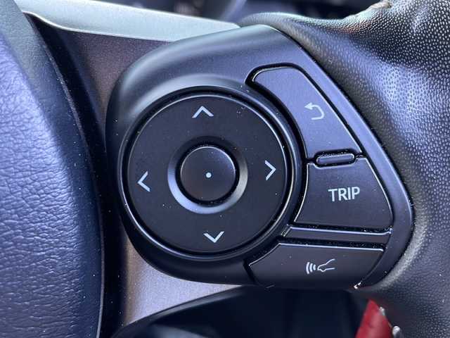 トヨタ Ｃ－ＨＲ S GRスポーツ 香川県 2020(令2)年 5.6万km ブラック/ホワイトパールクリスタルシャイン 2トーン 純正ナビ付き8型ディスプレイオーディオ/・フルセグTV/・Bluetooth/・AM/FMラジオ/ブラインドスポットモニター/バックカメラ/レーダークルーズコントロール/横滑り防止装置/盗難防止装置/レーンキープアシスト/衝突軽減システム/電子パーキングブレーキ/オートブレーキホールド/ビルトインＥＴＣ/プッシュスタート/スマートキー/ドアバイザー/トノカバー/ウィンカーミラー/純正フロアマット/純正19インチアルミホイール/電動格納ミラー/オートライト/オートマチックハイビーム/純正ＬＥＤヘッドライト/純正フォグランプ/ハーフレザーシート/前席ヒートシーター/ドリンクホルダー/革巻きステアリング/ステアリングリモコン/ISOFIX/取扱説明書/保証書