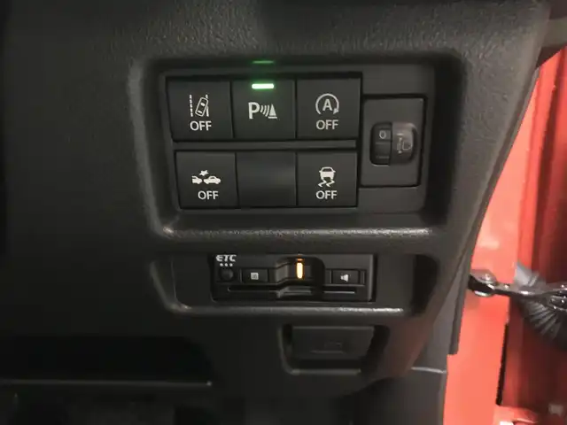 スズキ ハスラー タフワイルド・ターボ 和歌山県 2025(令7)年 0.1万km オレンジⅡ 走行距離　580km（登録時）/純正8インチナビ（CN-HZ8A5)/（AM、FM、CD、DVD、Bluetooth、USB、TV）/スズキセーフティーサポート/・デュアルカメラブレーキ/・車線逸脱抑制機能/・ハイビームアシスト/・アダプティブクルーズコントロール/・誤発進抑制機能/・リアパーキングセンサー/純正前後ドライブレコーダー/LEDヘッドライト/前席シートヒーター/純正15インチホイール/パーソナルテーブル/荷室内アクセサリーソケット/電動格納ミラー/ステアリングスイッチ/プッシュスタート/取扱説明書/保証書