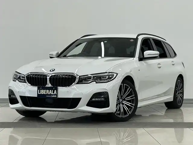 ＢＭＷ ３２０ｄ xDrive ツーリング Mスポーツ 岡山県 2019(令1)年 2.5万km アルピンホワイトⅢ ワンオーナー　/純正ＨＤＤナビ　/Ｂカメラ　/デジタルメーター　/ハーフレザーシート　/シートヒーター　/ACC　/BSM/正面衝突警告　/側面衝突警告　/車線逸脱警告　/ステアリングサポート　/アクティブPDC/アンビエントライト　/ワイヤレス充電/PDC/パークベンチレーション/AppleCarPlay/PWシート/ミラーＥＴＣ/純正19インチAW/コンフォートアクセス/レインセンサー/前後ドラレコ