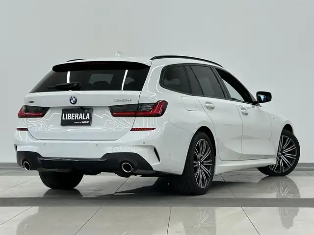 ＢＭＷ ３２０ｄ xDrive ツーリング Mスポーツ 岡山県 2019(令1)年 2.5万km アルピンホワイトⅢ ワンオーナー　/純正ＨＤＤナビ　/Ｂカメラ　/デジタルメーター　/ハーフレザーシート　/シートヒーター　/ACC　/BSM/正面衝突警告　/側面衝突警告　/車線逸脱警告　/ステアリングサポート　/アクティブPDC/アンビエントライト　/ワイヤレス充電/PDC/パークベンチレーション/AppleCarPlay/PWシート/ミラーＥＴＣ/純正19インチAW/コンフォートアクセス/レインセンサー/前後ドラレコ