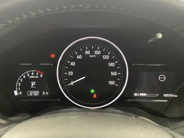 ホンダ ヴェゼル X ホンダセンシング 栃木県 2021(令3)年 2.6万km クリスタルブラックパール 社外ディスプレイオーディオ/　 ナビ/Biluetooth/AM/FM/フルセグTV/バックカメラ/ビルトインETC/ホンダセンシング /・アダプティブクルーズ/・衝突軽減ブレーキ/・レーンキープ/純正ドライブレコーダー/純正16インチAW/純正フロアマット/オートライト/LEDヘッドライト/フォグランプ/電子パーキング/プッシュスタート/スマートキー/スペア１本