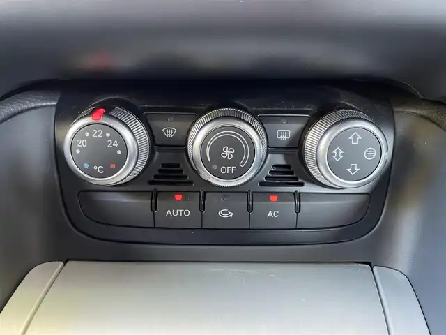 アウディ ＴＴクーペ 1．8 TFSI Sライン 和歌山県 2012(平24)年 8.6万km 黒 S lineパッケージ/RAYS19インチAW/KW車高調/可変リアウィング/革巻きステアリング/パドルシフト/純正ナビ/（AM/FM/CD/DVD/MUSIC CATCHER/フルセグTV/SDメモリーカード/USB/Bluetooth/VTR）/einsatzマフラー/カーボンリップスポイラー/スペアキー×１/保証書/取扱説明書