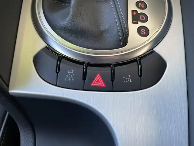 アウディ ＴＴクーペ 1．8 TFSI Sライン 和歌山県 2012(平24)年 8.6万km 黒 S lineパッケージ/RAYS19インチAW/KW車高調/可変リアウィング/革巻きステアリング/パドルシフト/純正ナビ/（AM/FM/CD/DVD/MUSIC CATCHER/フルセグTV/SDメモリーカード/USB/Bluetooth/VTR）/einsatzマフラー/カーボンリップスポイラー/スペアキー×１/保証書/取扱説明書