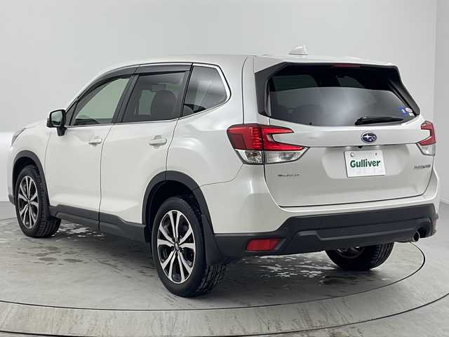 スバル フォレスター プレミアム 熊本県 2019(令1)年 4.2万km クリスタルホワイトP 社外ＳＤナビ/　　CD/DVD/BT/フルセグ/バックカメラ/サイドカメラ/純正ドライブレコーダー/純正18インチアルミホイール/LEDヘッドライト/アイドリングストップ/クルーズコントロール/電動リアゲート/社外ETC2.0/全席シートヒーター