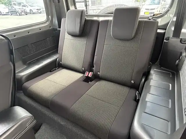 スズキ ジムニー XC 大阪府 2024(令6)年 0.6万km ミディアムグレー ワンオーナー/純正ディスプレイオーディオ/バックカメラ/レーンキープアシスト/衝突軽減システム/横滑り防止システム/クルーズコントロール/ヒーテッドミラー/シートヒーター/純正１６インチAW/ドライブレコーダー前後/ETC/保証書/取扱説明書/スペアキー