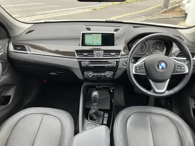 ＢＭＷ Ｘ１ xDrive 18d xライン ハイライン 広島県 2017(平29)年 2.7万km アルピンホワイトⅢ アドバンストアクティブセーフティパッケージ/コンフォートパッケージ/ハイラインパッケージ/純正ナビ/バックカメラ/革シート/アダブティブクルーズコントロール/パワーバックドア/ヘッドアップディスプレイ/パワーシート（運転席・助手席）/シートヒーター（運転席・助手席）/LEDヘッドライト/オートライト/ミラーインETC/Bluetooth/新車保証書/取扱説明書/スペアキー