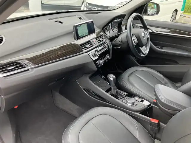 ＢＭＷ Ｘ１ xDrive 18d xライン ハイライン 広島県 2017(平29)年 2.7万km アルピンホワイトⅢ アドバンストアクティブセーフティパッケージ/コンフォートパッケージ/ハイラインパッケージ/純正ナビ/バックカメラ/革シート/アダブティブクルーズコントロール/パワーバックドア/ヘッドアップディスプレイ/パワーシート（運転席・助手席）/シートヒーター（運転席・助手席）/LEDヘッドライト/オートライト/ミラーインETC/Bluetooth/新車保証書/取扱説明書/スペアキー
