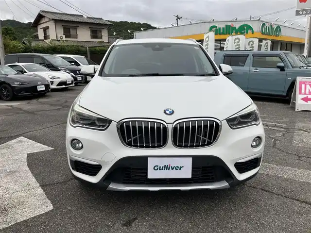 ＢＭＷ Ｘ１ xDrive 18d xライン ハイライン 広島県 2017(平29)年 2.7万km アルピンホワイトⅢ アドバンストアクティブセーフティパッケージ/コンフォートパッケージ/ハイラインパッケージ/純正ナビ/バックカメラ/革シート/アダブティブクルーズコントロール/パワーバックドア/ヘッドアップディスプレイ/パワーシート（運転席・助手席）/シートヒーター（運転席・助手席）/LEDヘッドライト/オートライト/ミラーインETC/Bluetooth/新車保証書/取扱説明書/スペアキー