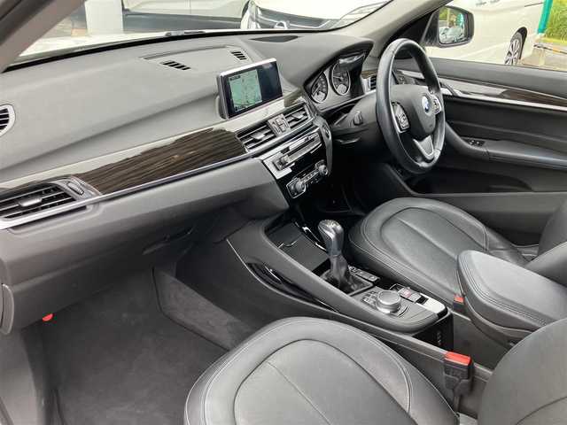 ＢＭＷ Ｘ１ xDrive 18d xライン ハイライン 長野県 2017(平29)年 2.7万km アルピンホワイトⅢ アドバンストアクティブセーフティパッケージ/コンフォートパッケージ/ハイラインパッケージ/純正ナビ/バックカメラ/革シート/アダブティブクルーズコントロール/パワーバックドア/ヘッドアップディスプレイ/パワーシート（運転席・助手席）/シートヒーター（運転席・助手席）/LEDヘッドライト/オートライト/ミラーインETC/Bluetooth/新車保証書/取扱説明書/スペアキー