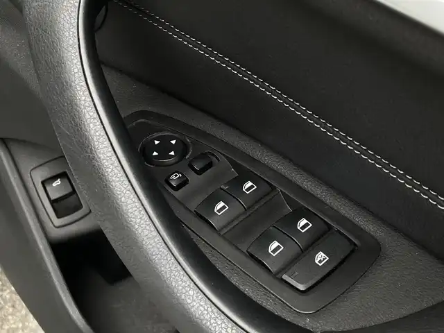 ＢＭＷ Ｘ１ xDrive 18d xライン ハイライン 長野県 2017(平29)年 2.7万km アルピンホワイトⅢ アドバンストアクティブセーフティパッケージ/HUD（ヘッドアップディスプレイ）/コンフォートパッケージ/ハイラインパッケージ/純正HDDナビ/バックカメラ/黒革シート/インテリジェントセーフティ/アクティブクルーズコントロール/パワーバックドア/ヘッドアップディスプレイ/パワーシート（運転席・助手席）/シートヒーター（運転席・助手席）/LEDヘッドライト/オートライト/パークディスタンスコントロール/ミラーインETC/Bluetooth/新車保証書/取扱説明書/スペアキー