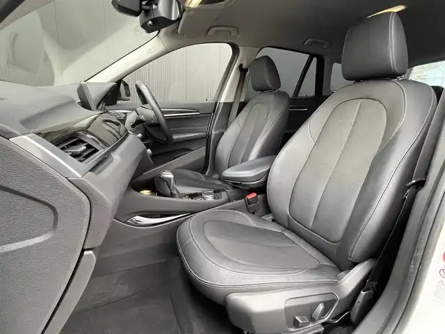 ＢＭＷ Ｘ１ xDrive 18d xライン ハイライン 長野県 2017(平29)年 2.7万km アルピンホワイトⅢ アドバンストアクティブセーフティパッケージ/HUD（ヘッドアップディスプレイ）/コンフォートパッケージ/ハイラインパッケージ/純正HDDナビ/バックカメラ/黒革シート/インテリジェントセーフティ/アクティブクルーズコントロール/パワーバックドア/ヘッドアップディスプレイ/パワーシート（運転席・助手席）/シートヒーター（運転席・助手席）/LEDヘッドライト/オートライト/パークディスタンスコントロール/ミラーインETC/Bluetooth/新車保証書/取扱説明書/スペアキー