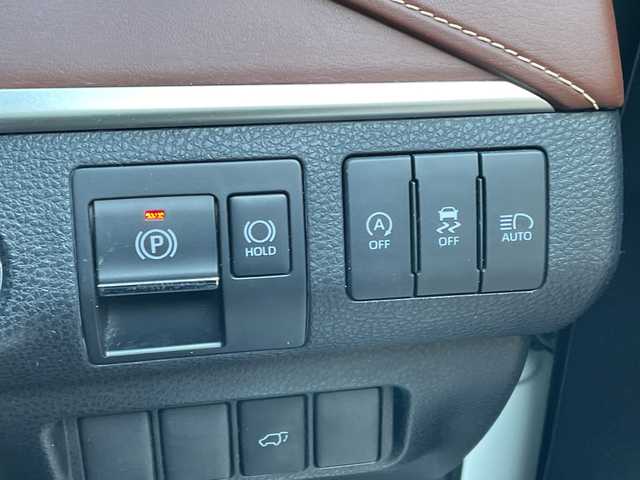 トヨタ ハリアー プレミアム 埼玉県 2018(平30)年 6.1万km ホワイトパールクリスタルシャイン トヨタセーフティーセンス /サンルーフ /9インチナビ/　　CD/DVD/BT/フルセグ /バックカメラ /パワーバックドア /レーダークルーズコントロール /LEDオートライト /ハーフレザーシート /シートヒータ /電子パーキング /ステアリングスイッチ /ETC