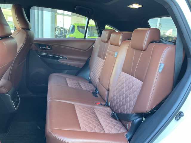 トヨタ ハリアー プレミアム 埼玉県 2018(平30)年 6.1万km ホワイトパールクリスタルシャイン トヨタセーフティーセンス /サンルーフ /9インチナビ/　　CD/DVD/BT/フルセグ /バックカメラ /パワーバックドア /レーダークルーズコントロール /LEDオートライト /ハーフレザーシート /シートヒータ /電子パーキング /ステアリングスイッチ /ETC