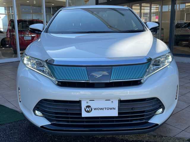 トヨタ ハリアー プレミアム 埼玉県 2018(平30)年 6.1万km ホワイトパールクリスタルシャイン トヨタセーフティーセンス /サンルーフ /9インチナビ/　　CD/DVD/BT/フルセグ /バックカメラ /パワーバックドア /レーダークルーズコントロール /LEDオートライト /ハーフレザーシート /シートヒータ /電子パーキング /ステアリングスイッチ /ETC