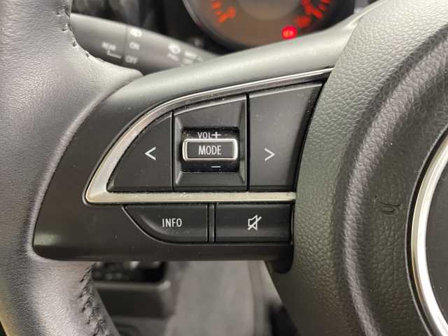 スズキ ジムニー XC 三重県 2020(令2)年 2.5万km ピュアホワイトP /禁煙車//社外フロントバンパー//社外DEAN製アルミホイール//社外グリル//純正8型ナビ/　フルセグTV/Bluetooth/CD/DVD//スズキセーフティーサポート//純正LEDヘッドライト//社外シートカバー//シートヒーター//オートエアコン//バックカメラ//スマートキー//クルーズコントロール//社外フロアマット//ドラレコ//スマートキー//スペアキー//アイドリングストップ//ドアバイザー