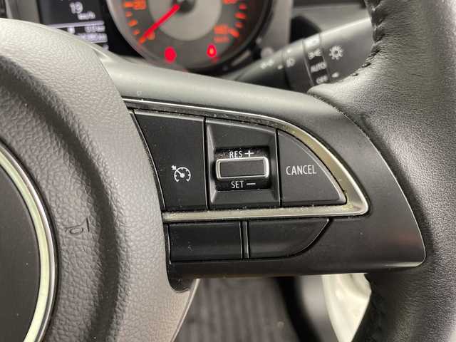 スズキ ジムニー XC 三重県 2020(令2)年 2.5万km ピュアホワイトP /禁煙車//社外フロントバンパー//社外DEAN製アルミホイール//社外グリル//純正8型ナビ/　フルセグTV/Bluetooth/CD/DVD//スズキセーフティーサポート//純正LEDヘッドライト//社外シートカバー//シートヒーター//オートエアコン//バックカメラ//スマートキー//クルーズコントロール//社外フロアマット//ドラレコ//スマートキー//スペアキー//アイドリングストップ//ドアバイザー