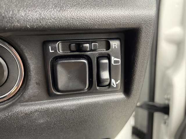 スズキ ジムニー XC 三重県 2020(令2)年 2.5万km ピュアホワイトP /禁煙車//社外フロントバンパー//社外DEAN製アルミホイール//社外グリル//純正8型ナビ/　フルセグTV/Bluetooth/CD/DVD//スズキセーフティーサポート//純正LEDヘッドライト//社外シートカバー//シートヒーター//オートエアコン//バックカメラ//スマートキー//クルーズコントロール//社外フロアマット//ドラレコ//スマートキー//スペアキー//アイドリングストップ//ドアバイザー