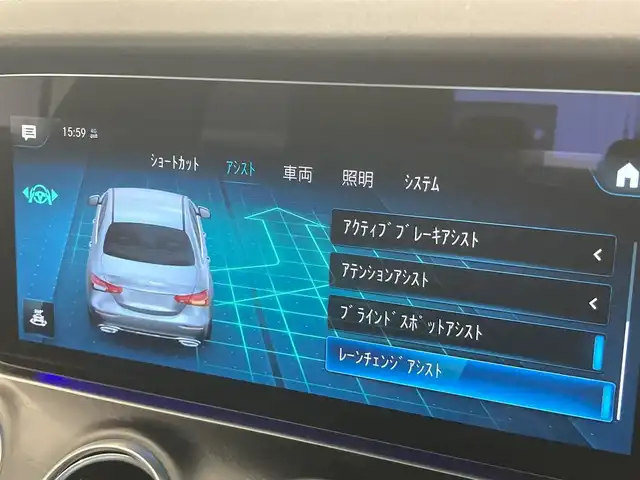 メルセデス・ベンツ Ｍ・ベンツ Ｅ２００ 4マチック スポーツ 熊本県 2022(令4)年 4.4万km ダイヤモンドホワイト ・スマートキー/・プッシュスタート/・パノラマサンルーフ/・アクティブステアリングアシスト/・アクティブレーンキーピングアシスト/・道路標識アシスト/・アクティブブレーキアシスト/・アテンションアシスト/・ブラインドスポットモニター/・レーンチェンジアシスト/・インテリジェントライトシステム/・クルーズコントロール(追従式)/・黒革シート/・前席パワーシート/・全席シートヒーター/・純正メモリナビ/　【Bluetooth・USB・AppleCarPlay・AndroidAuto】/・Burmesterサウンドシステム/・フルセグTV/・全方位カメラ/・ETC2.0/・ドライブレコーダー(前後録画)/・パワートランク/・LEDヘッドランプ/・純正マット