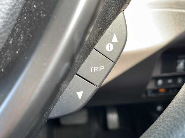 ホンダ フリード G ホンダセンシング 大阪府 2020(令2)年 0.9万km クリスタルブラックパール ワンオーナー/純正メモリナビ/・AM/FM/Bluetooth/・フルセグテレビ/バックカメラ/ビルトインETC/ドライブレコーダー/クルーズコントロール/衝突軽減ブレーキ/レーンキープアシスト/アイドリングストップ/横滑り防止装置/両側パワースライド/シートヒーター（D席+N席）/LEDヘッドライト/オートライト/オートエアコン/プッシュスタートボタン/スマートキー/ステアリングリモコン/純正17インチアルミホイール/USBジャック/純正フロアマット/保証書/取扱説明書