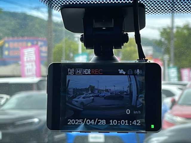三菱 デリカＤ：５ P 大阪府 2023(令5)年 0.8万km アメジストブラック 純正10.1インチナビ/CD/DVD/BT/USB//全方位カメラ/衝突軽減システム/レーンキープアシスト/ブラインドスポットモニター/オートハイビーム/両側電動スライドドア/ステアリングヒーター/シートヒーターD/N/パワーバックドア/パワーシート/パドルシフト/パートタイム4WD/LEDヘッドライト/フロントフォグライト/純正18インチAW/取説/保証書