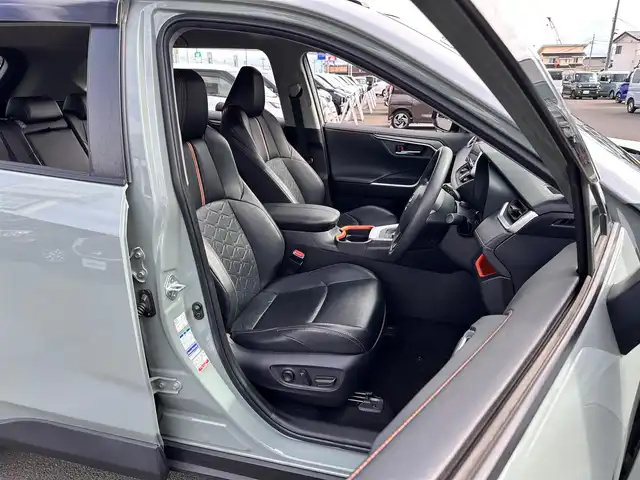 トヨタ ＲＡＶ４ アドベンチャー 宮城県 2020(令2)年 5.4万km アッシュグレーメタリック/アーバンカーキ 2トーンルーフ/・アッシュグレーメタリックルーフ/・アッシュグレーメタリックリアスポイラー/・ブラックドアミラー/インテリジェントクリアランスソナー/応急用スペアタイヤ/＝＝＝/セーフティセンス/・プリクラッシュセーフティ/・レーントレーシングアシスト/・レーダークルーズコントロール/・オートマチックハイビーム/・ロードサインアシスト/・先行車発進告知/純正9インチナビ（NSZT-Y68T）/・CD/DVD/・Bluetooth/・フルセグTV/・SD音楽録音機能/バックカメラ/ビルトインETC/ドライブレコーダー/ステアリングスイッチ/電動パーキングブレーキ/ブレーキホールド/LEDヘッドライト/フォグランプ/オートライト/スマートキー＆プッシュスタート/スペアキー/電動格納ミラー/ルーフレール/純正19インチAW/フロアマット/ドアバイザー/W/サイド/カーテンエアバッグ/取扱説明書