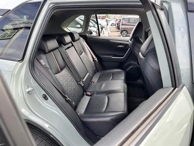 トヨタ ＲＡＶ４ アドベンチャー 宮城県 2020(令2)年 5.4万km アッシュグレーメタリック/アーバンカーキ 2トーンルーフ/・アッシュグレーメタリックルーフ/・アッシュグレーメタリックリアスポイラー/・ブラックドアミラー/インテリジェントクリアランスソナー/応急用スペアタイヤ/＝＝＝/セーフティセンス/・プリクラッシュセーフティ/・レーントレーシングアシスト/・レーダークルーズコントロール/・オートマチックハイビーム/・ロードサインアシスト/・先行車発進告知/純正9インチナビ（NSZT-Y68T）/・CD/DVD/・Bluetooth/・フルセグTV/・SD音楽録音機能/バックカメラ/ビルトインETC/ドライブレコーダー/ステアリングスイッチ/電動パーキングブレーキ/ブレーキホールド/LEDヘッドライト/フォグランプ/オートライト/スマートキー＆プッシュスタート/スペアキー/電動格納ミラー/ルーフレール/純正19インチAW/フロアマット/ドアバイザー/W/サイド/カーテンエアバッグ/取扱説明書