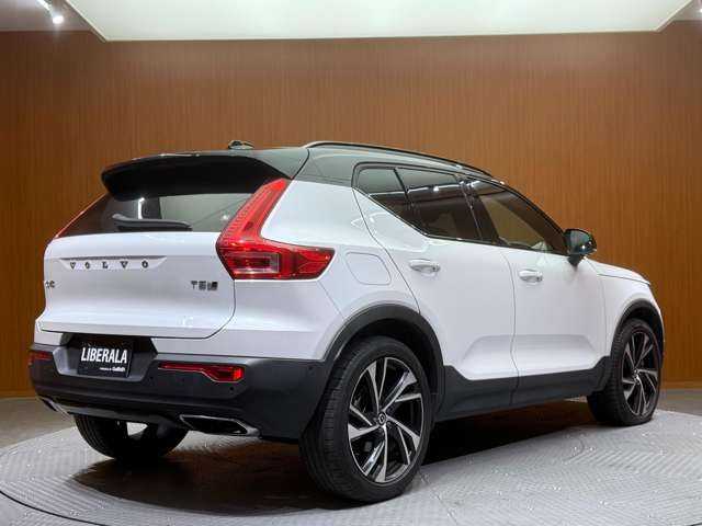 ボルボ ＸＣ４０ T5 AWD Rデザイン 千葉県 2018(平30)年 5.2万km クリスタルホワイトP パノラマＳＲ　/純正ナビ　/３６０°カメラ　/ＡＣＣ　/ハーフレザーシート　/シートヒーター　/パワーシート　/ＬＥＤヘッドライト　/ハイビームアシスト　/ＢＬＩＳ　/自動駐車　/電動リアゲート　/パーキングアシスト