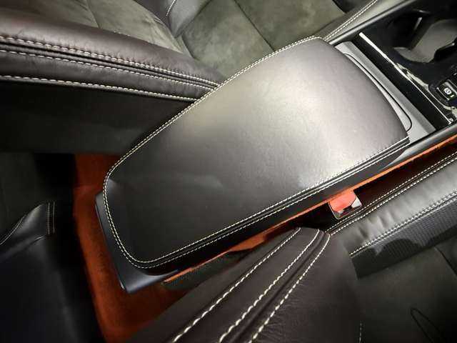 ボルボ ＸＣ４０ T5 AWD Rデザイン 千葉県 2018(平30)年 5.2万km クリスタルホワイトP パノラマＳＲ　/純正ナビ　/３６０°カメラ　/ＡＣＣ　/ハーフレザーシート　/シートヒーター　/パワーシート　/ＬＥＤヘッドライト　/ハイビームアシスト　/ＢＬＩＳ　/自動駐車　/電動リアゲート　/パーキングアシスト