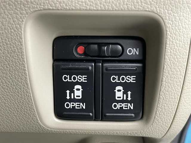 ホンダ Ｎ ＢＯＸ G Lパッケージ 大分県 2014(平26)年 8.9万km イノセントブルーメタリック 社外8インチメモリナビ：AVIC-RL09/BT/CD/DVD/SD/AM/FM/バックカメラ/後席モニター：TVM-FW1010/両側パワースライドドア/Wエアバック＋カーテンエアバック/CTBA(シティブレーキアクティブシステム）/ステアリングスイッチ/チップアップシート/ドアバイザー/純正フロアマット/社外14インチAW