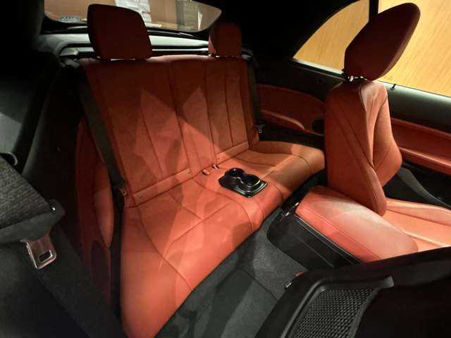 ＢＭＷ ２２０ｉ カブリオレ ラグジュアリー 千葉県 2018(平30)年 2.7万km 黒Ｍ ＡＣＣ　/赤革シート　/ナビ　/Ｂｌｕｅｔｏｏｔｈ接続　/Ｂカメラ　/電動シート　/シートＨ　/パークディスタンス　/コンフォートアクセス　/ドライビングアシスト　/アダブティブＬＥＤヘッドライト　/衝突軽減Ｂ　/ＬＫＳ