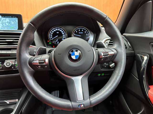 ＢＭＷ ２２０ｉ カブリオレ ラグジュアリー 千葉県 2018(平30)年 2.7万km 黒Ｍ ＡＣＣ　/赤革シート　/ナビ　/Ｂｌｕｅｔｏｏｔｈ接続　/Ｂカメラ　/電動シート　/シートＨ　/パークディスタンス　/コンフォートアクセス　/ドライビングアシスト　/アダブティブＬＥＤヘッドライト　/衝突軽減Ｂ　/ＬＫＳ