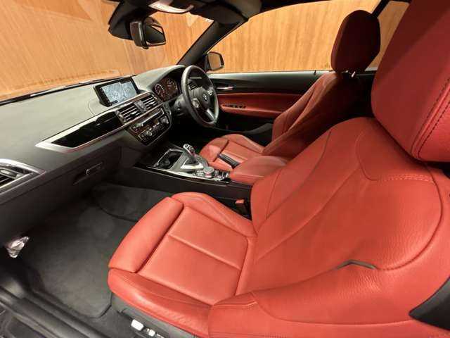 ＢＭＷ ２２０ｉ カブリオレ ラグジュアリー 千葉県 2018(平30)年 2.7万km 黒Ｍ ＡＣＣ　/赤革シート　/ナビ　/Ｂｌｕｅｔｏｏｔｈ接続　/Ｂカメラ　/電動シート　/シートＨ　/パークディスタンス　/コンフォートアクセス　/ドライビングアシスト　/アダブティブＬＥＤヘッドライト　/衝突軽減Ｂ　/ＬＫＳ